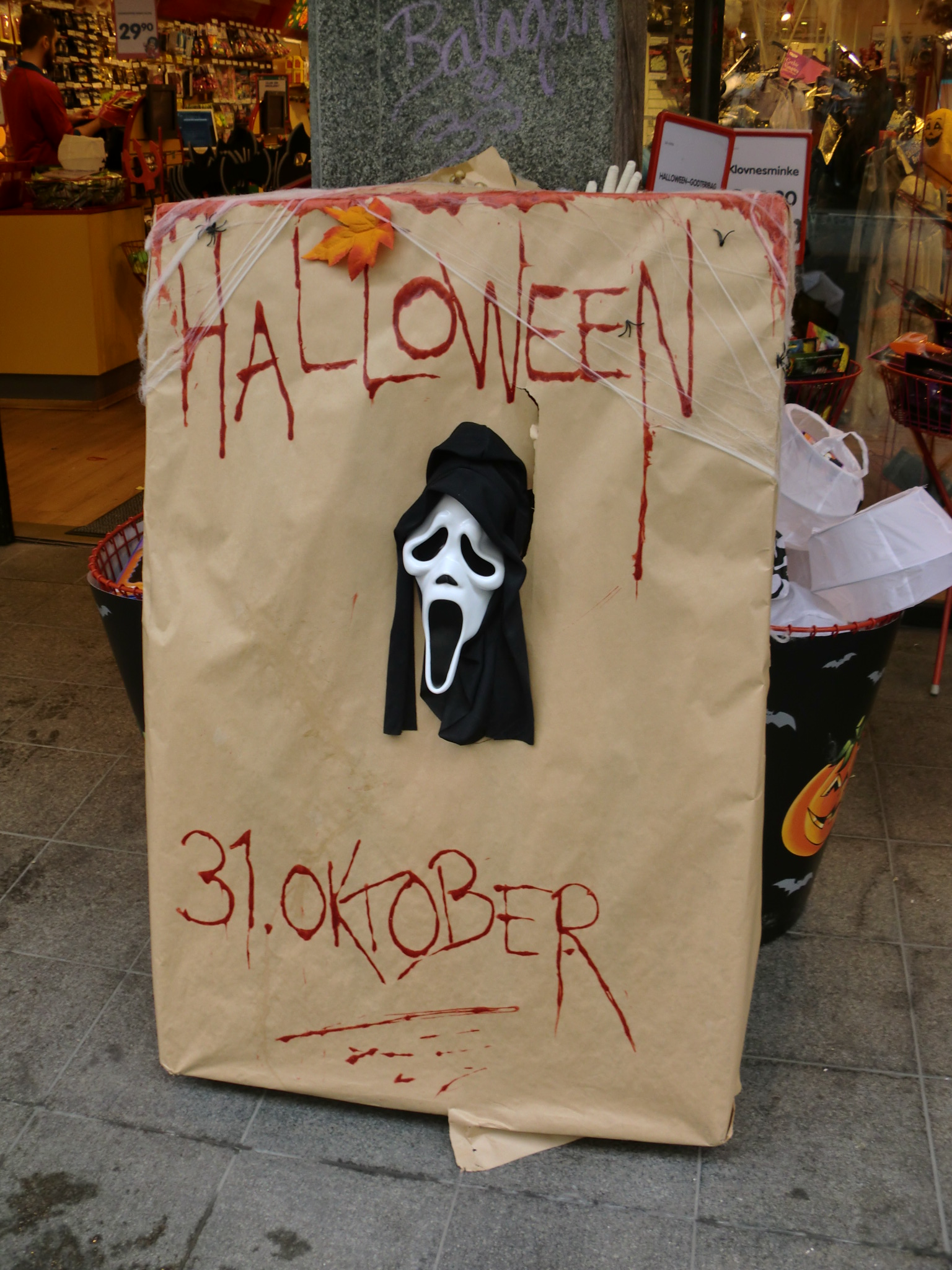 All Hallows' Eve | Et dryss kanel, image size:1536x2048